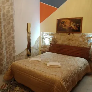 https://la-casa-di-pina-modica.sicilyhotelsitaly.net